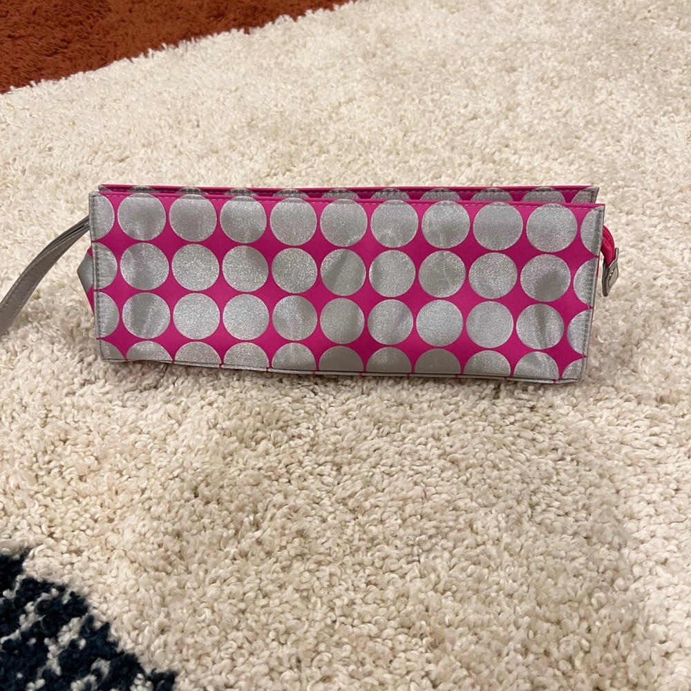 Large cosmetic travel bag for personal items zipper close brand new